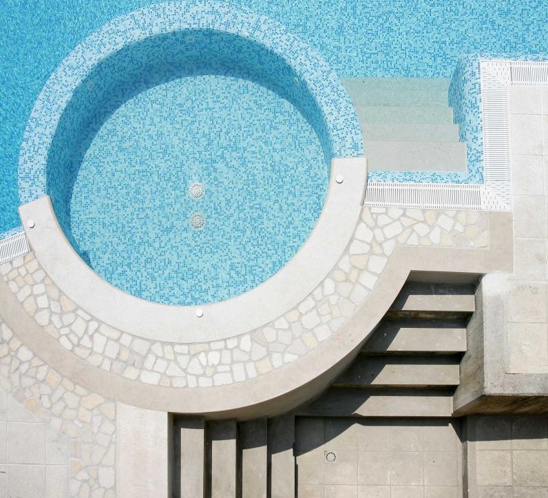 Foto piscina privata Poggiardo